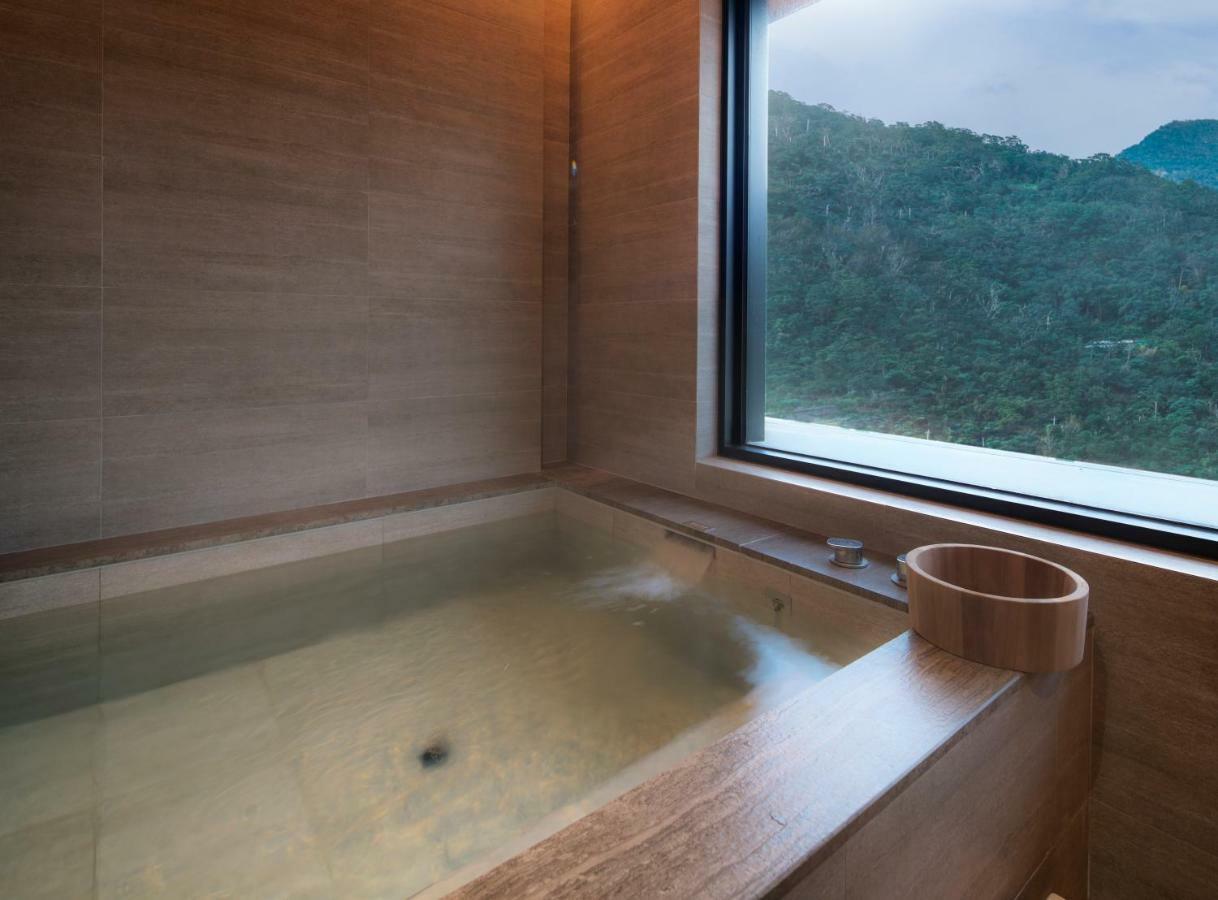 礁溪寒沐酒店 外观 照片 A modern Japanese bathtub